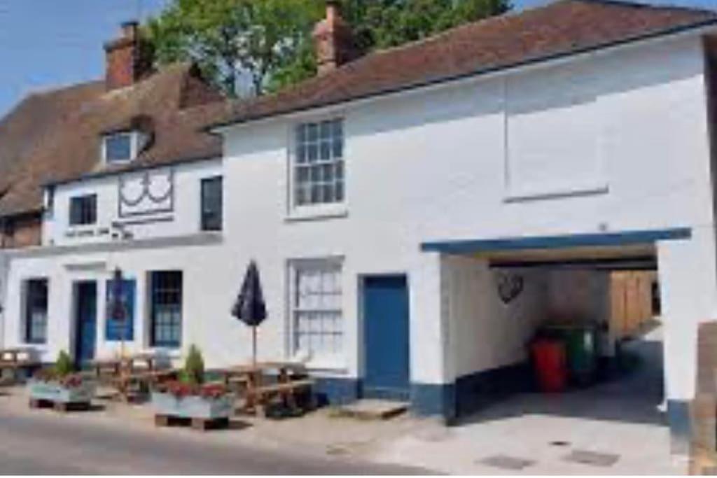 Beautiful Renovated Cottage In Mersham Ashford Kent Bagian luar foto